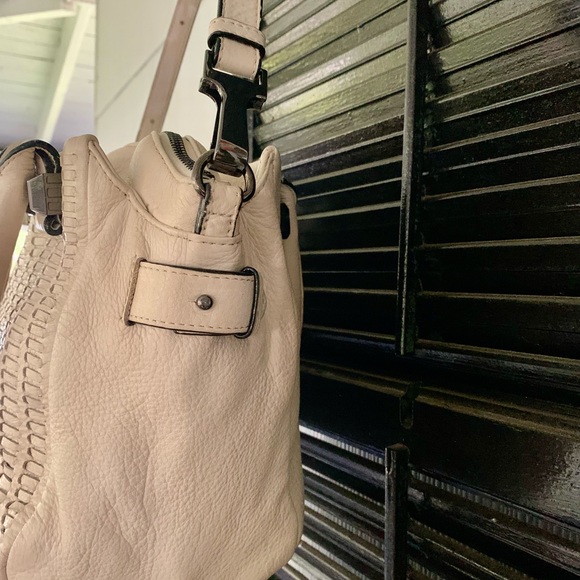 Elliott Lucca Cream Shoulder Bag - Picture 6 of 10